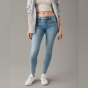 American Eagle Jeans Jegging Crop Super Stretch Low Rise Light Wash Size 2 Long